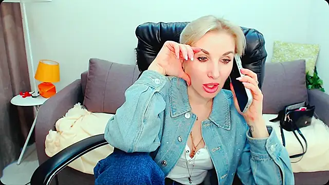 Snapshot of Hanna--Sweet chatting on April 2026 11:16:02 AM Hanna--Sweet online show from April 2026 11:16:02 AM