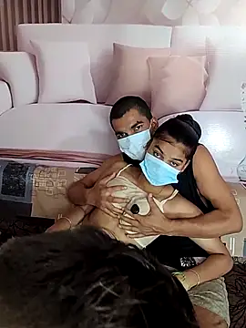 Snapshot of realcouple71 chatting on June 2026 07:22:02 AM realcouple71 online show from June 2026 07:22:02 AM