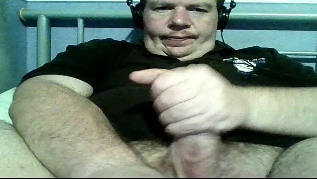 Snapshot of mrhardcock12 chatting on February 2026 09:10:01 PM mrhardcock12 online show from February 2026 09:10:01 PM