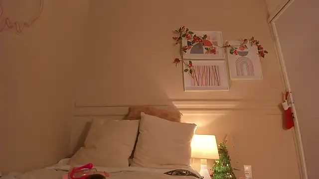  emily  st online show from December 2025 02:24:01 PM