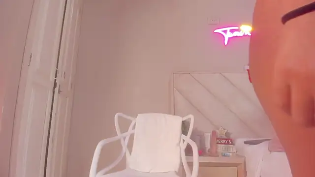  emily  st online show from December 2025 04:15:01 PM