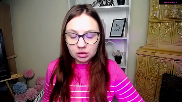 LiliaErmi online show from December 2025 06:06:01 AM