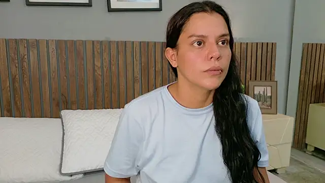 Mia Bellefort online show from April 2026 08:53:02 PM