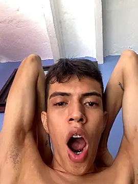 Juan Gomezz26 online show from January 2026 07:39:01 PM