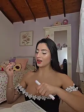 Esmeralda Rossi online show from February 2026 05:50:02 PM