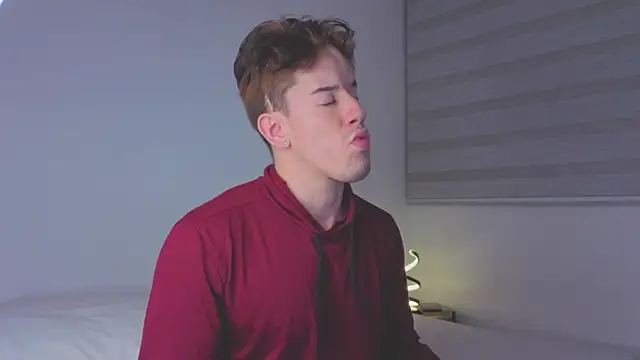 Snapshot of maxxcooper1 chatting on December 2025 05:47:02 AM maxxcooper1 online show from December 2025 05:47:02 AM