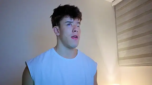 Snapshot of maxxcooper1 chatting on December 2025 06:11:01 AM maxxcooper1 online show from December 2025 06:11:01 AM