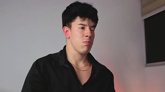 Snapshot of maxxcooper1 chatting on January 2026 04:03:01 AM maxxcooper1 online show from January 2026 04:03:01 AM