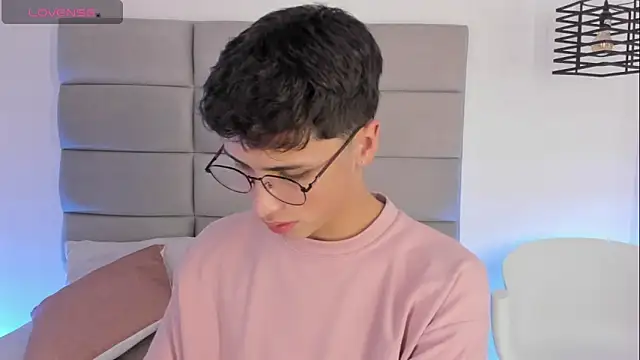 JoshClaarktt online show from April 2026 04:09:02 AM