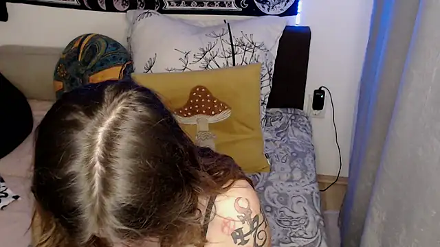 AlienforTwenty online show from April 2026 04:34:01 PM