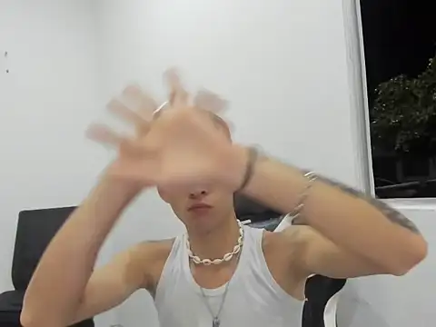 Snapshot of back_thomson chatting on December 2025 09:26:01 AM back thomson online show from December 2025 09:26:01 AM