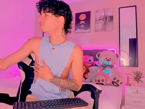 Snapshot of back_thomson chatting on February 2026 09:13:02 PM back thomson online show from February 2026 09:13:02 PM