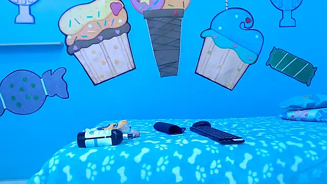 NOVAHOT98 online show from February 2026 06:52:01 PM