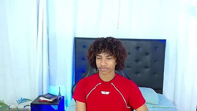 angelll18  online show from February 2026 08:18:01 PM