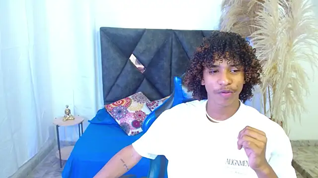 angelll18  online show from March 2026 08:34:02 PM