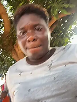 Snapshot of melaninpoppop chatting on December 2025 03:19:01 PM melaninpoppop online show from December 2025 03:19:01 PM