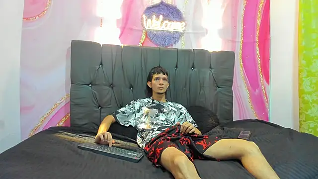 Straight Guy22 online show from January 2026 04:06:02 AM