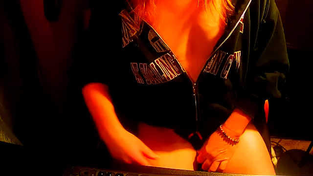 GoodGirlKelly online show from February 2026 01:28:01 AM