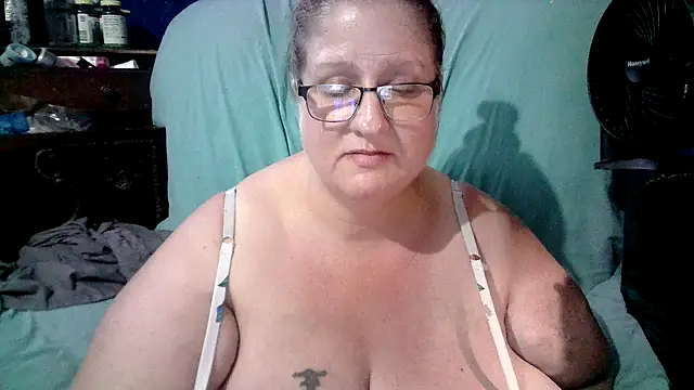 Snapshot of jade-belle chatting on May 2026 06:30:02 AM jade-belle online show from May 2026 06:30:02 AM