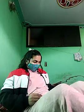 Snapshot of anzel33 chatting on December 2025 08:33:01 AM anzel33 online show from December 2025 08:33:01 AM