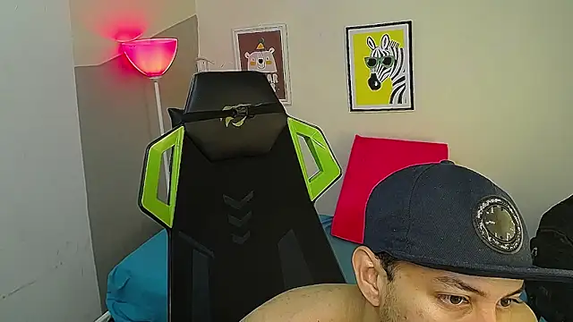 Snapshot of Luky_twink chatting on December 2025 09:19:02 PM Luky twink online show from December 2025 09:19:02 PM