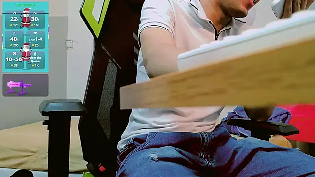 Snapshot of Luky_twink chatting on December 2025 03:03:02 AM Luky twink online show from December 2025 03:03:02 AM