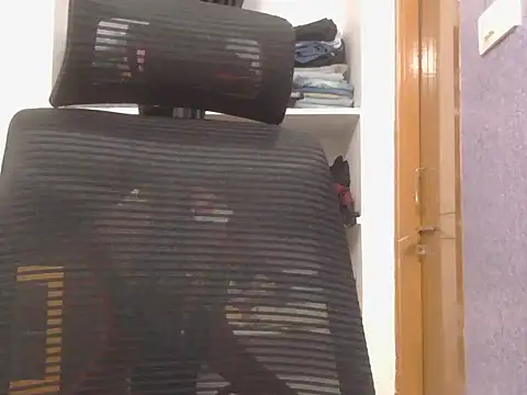 its me love9951 online show from April 2026 03:24:01 PM