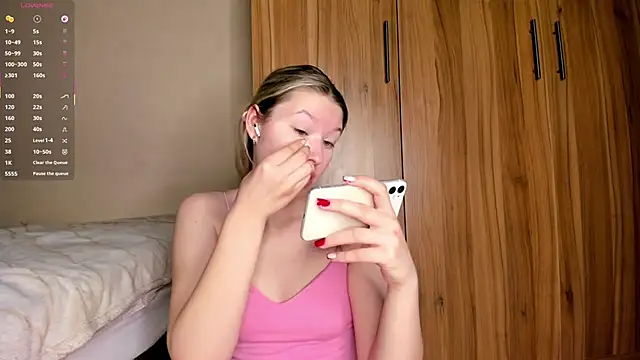 SkyeDavis online show from March 2026 01:17:01 PM