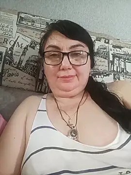 Snapshot of MariSwan222 chatting on June 2026 04:01:01 PM MariSwan222 online show from June 2026 04:01:01 PM