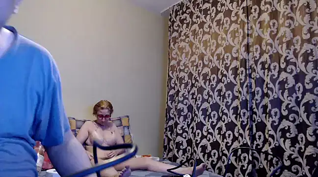 yunis32 online show from February 2025 05:24:02 PM