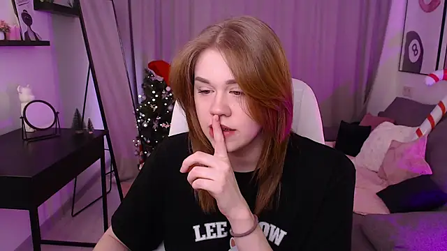 Snapshot of Alison_Doody chatting on December 2025 07:39:02 AM Alison Doody online show from December 2025 07:39:02 AM