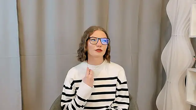 Snapshot of JeaneneWoltz chatting on December 2025 09:04:02 AM JeaneneWoltz online show from December 2025 09:04:02 AM