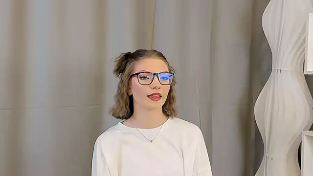 Snapshot of JeaneneWoltz chatting on December 2025 09:05:01 AM JeaneneWoltz online show from December 2025 09:05:01 AM