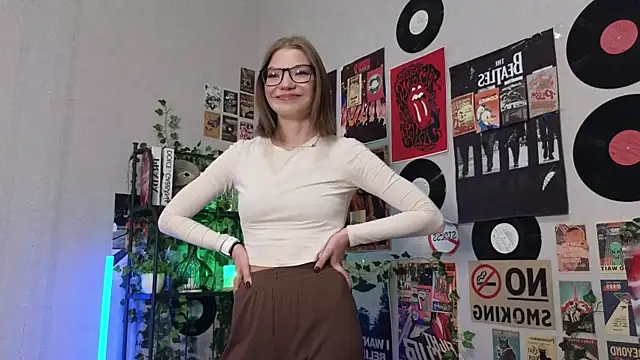 Snapshot of JeaneneWoltz chatting on December 2025 09:16:02 AM JeaneneWoltz online show from December 2025 09:16:02 AM