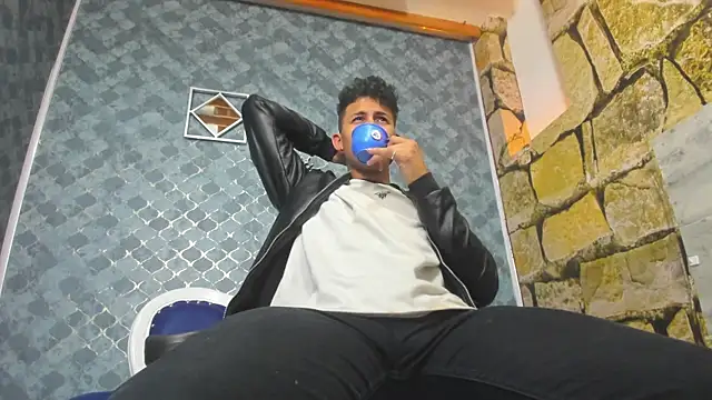 Snapshot of Ethan_Waalker chatting on January 2026 06:37:02 AM Ethan Waalker online show from January 2026 06:37:02 AM