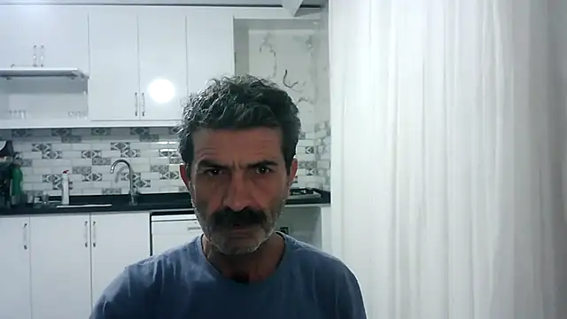 Snapshot of kobra21turki chatting on April 2026 07:18:01 PM kobra21turki online show from April 2026 07:18:01 PM