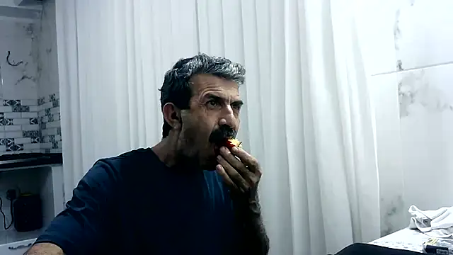 Snapshot of kobra21turki chatting on May 2026 09:54:01 PM kobra21turki online show from May 2026 09:54:01 PM