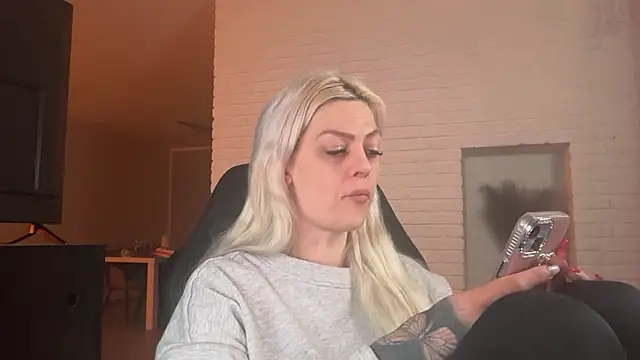 Melina Diamond online show from January 2026 12:26:01 AM