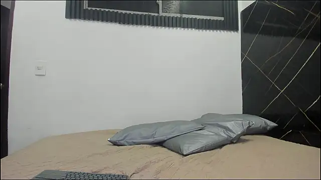 Emer santos online show from February 2026 04:05:02 AM