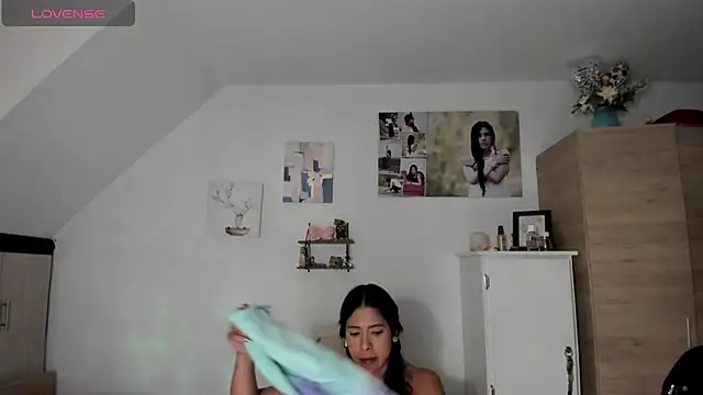 Snapshot of VEROSlen- chatting on January 2026 01:52:02 AM VEROSlen- online show from January 2026 01:52:02 AM