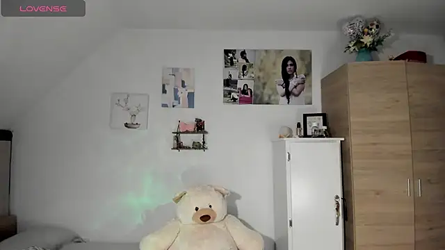 Snapshot of VEROSlen- chatting on January 2026 02:41:02 PM VEROSlen- online show from January 2026 02:41:02 PM