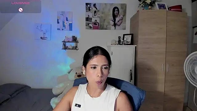 Snapshot of VEROSlen- chatting on June 2026 02:12:01 AM VEROSlen- online show from June 2026 02:12:01 AM