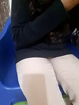 Snapshot of Meenu_rani7 chatting on January 2026 07:33:02 AM Meenu rani7 online show from January 2026 07:33:02 AM