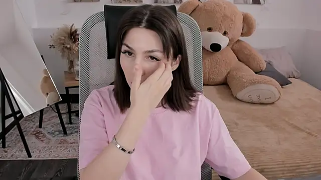 Snapshot of DiRosie chatting on March 2026 09:33:02 AM DiRosie online show from March 2026 09:33:02 AM