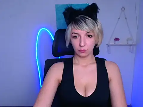 Snapshot of Lana_Foxyy chatting on February 2026 01:04:01 PM Lana Foxyy online show from February 2026 01:04:01 PM