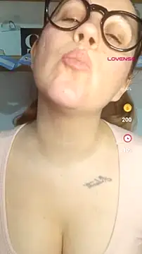 Snapshot of SofiEsteves chatting on July 2026 12:34:01 PM SofiEsteves online show from July 2026 12:34:01 PM