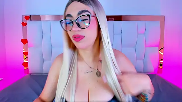 Snapshot of CamilleJuicy_ chatting on July 2026 12:53:01 PM CamilleJuicy online show from July 2026 12:53:01 PM