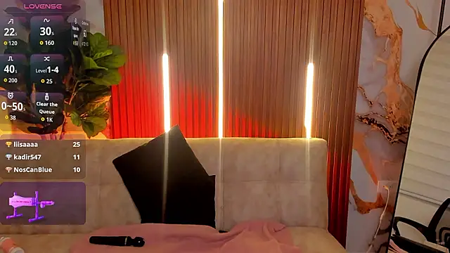 Nickie reed  online show from March 2026 02:04:02 AM