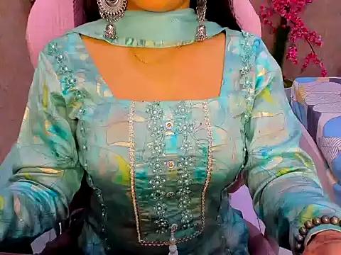 DimondGirl  online show from April 2026 10:51:02 PM