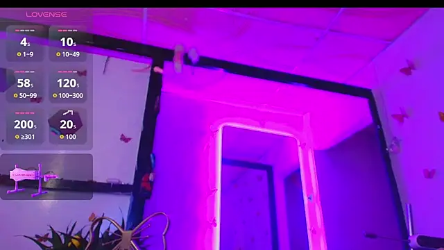 Snapshot of Koral_10 chatting on January 2026 09:39:02 PM Koral 10 online show from January 2026 09:39:02 PM